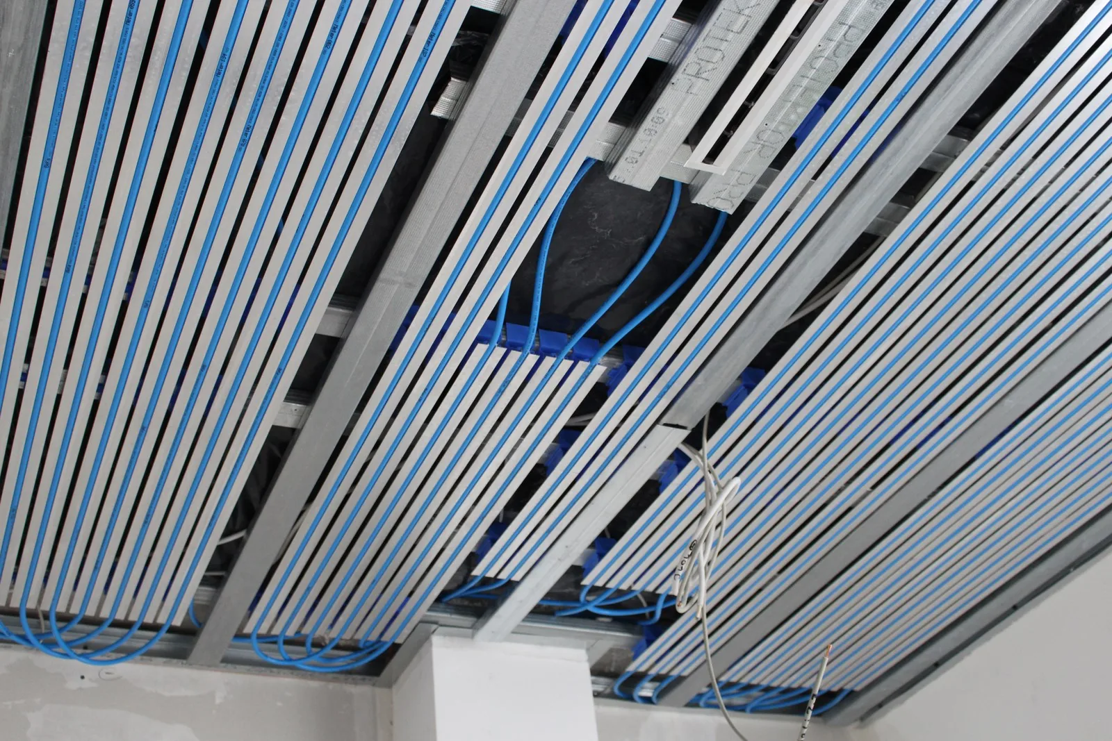 Plafondverwarming kantoor