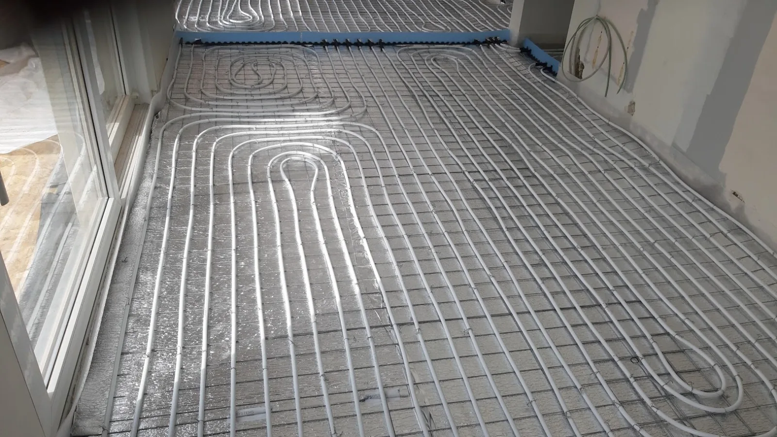 Vloerverwarming met rastersysteem